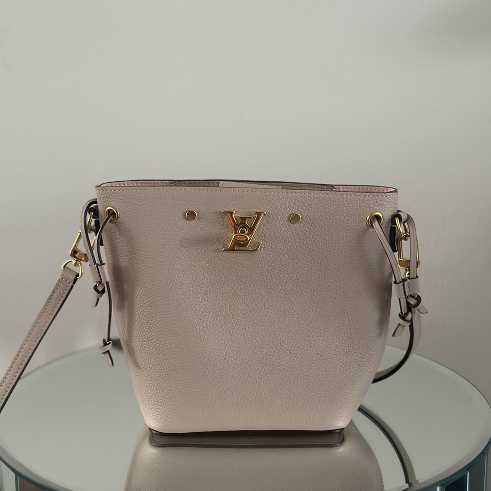 Lockme Nano Calfskin Leather Louis Vuitton Bag Color Griege